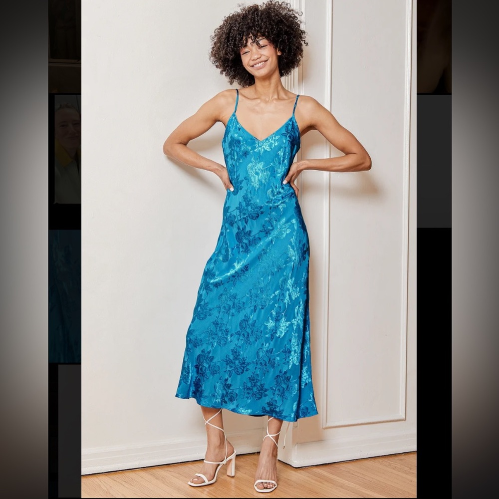 Lulu’s blue floral dress